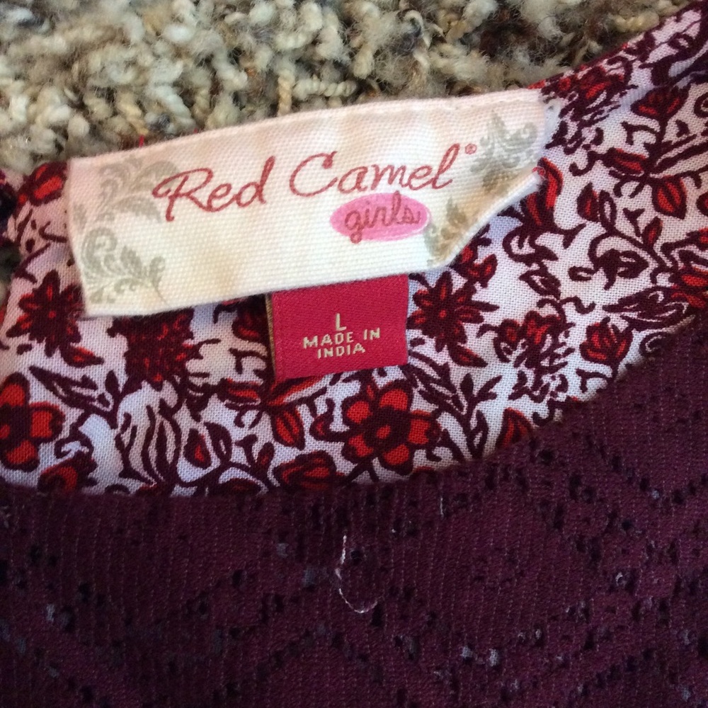 Red patterned tunic. - Picture 2 of 3